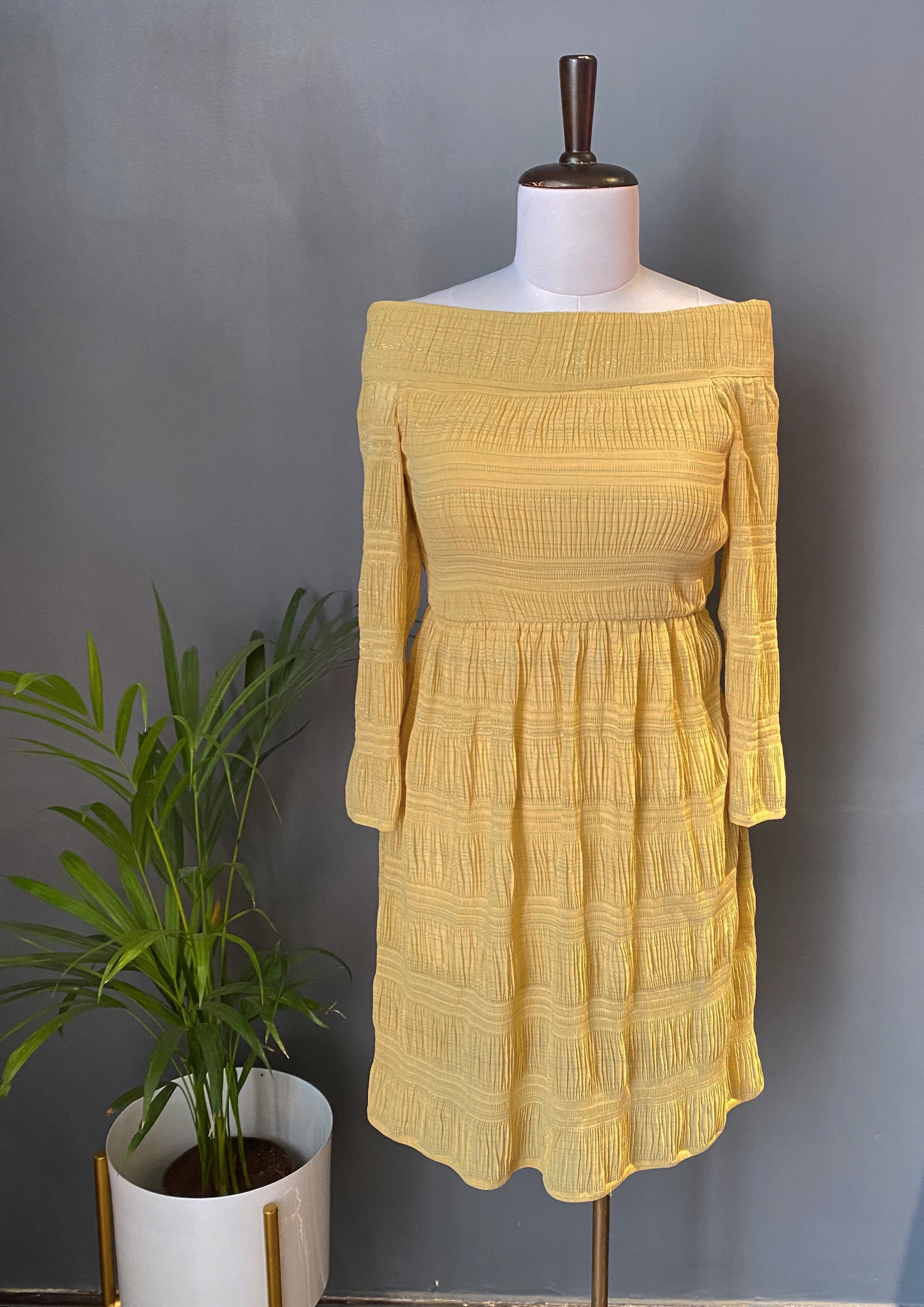 Off-shoulder yellow summer dress